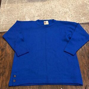 adobe knits 100% alpaca sweater size XL in GUc made in New Zealand blue color